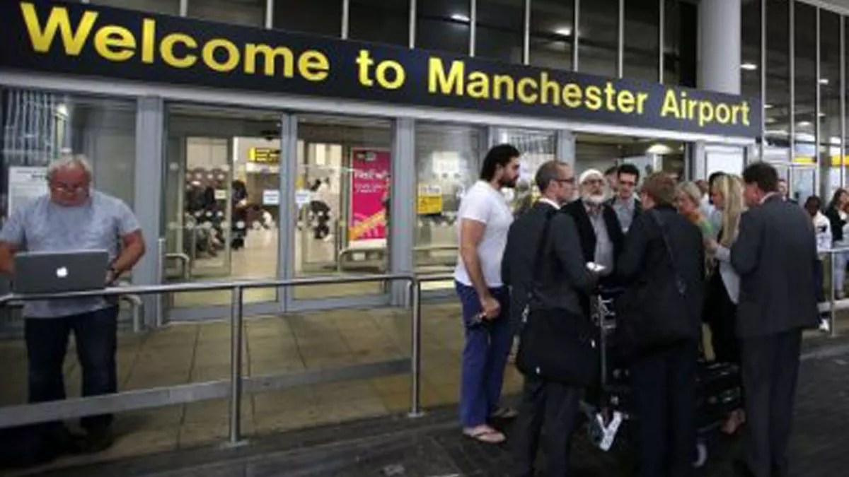 Manchester Airport runways reopen, but passengers warned of